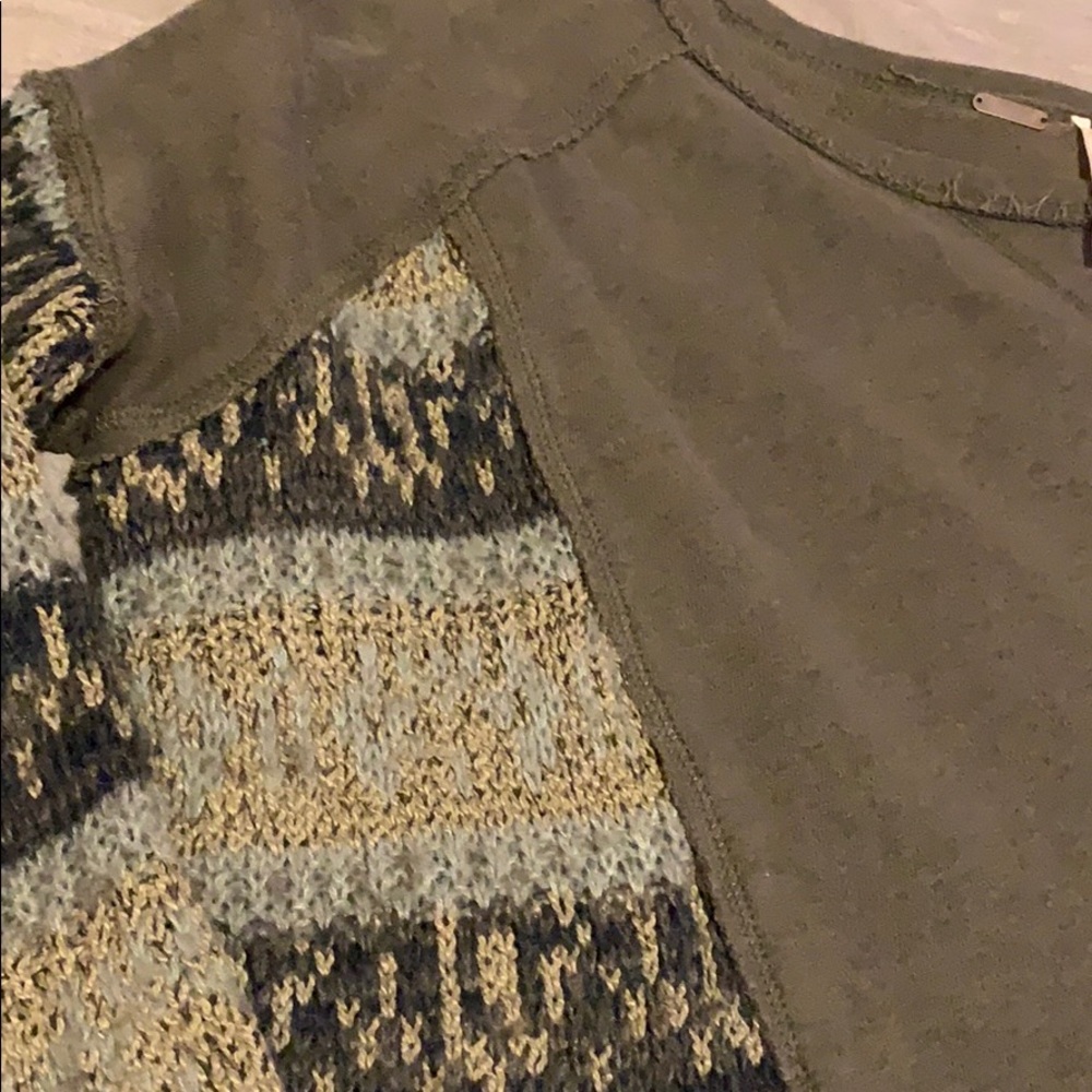 Sweater - Picture 4 of 5